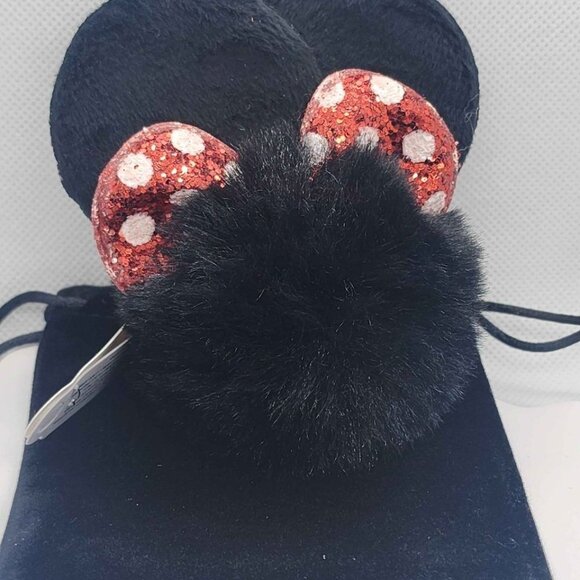 Brand NEW  BLACK Pom Pom With Minnie Mouse Bow  Keychain - Picture 2 of 3